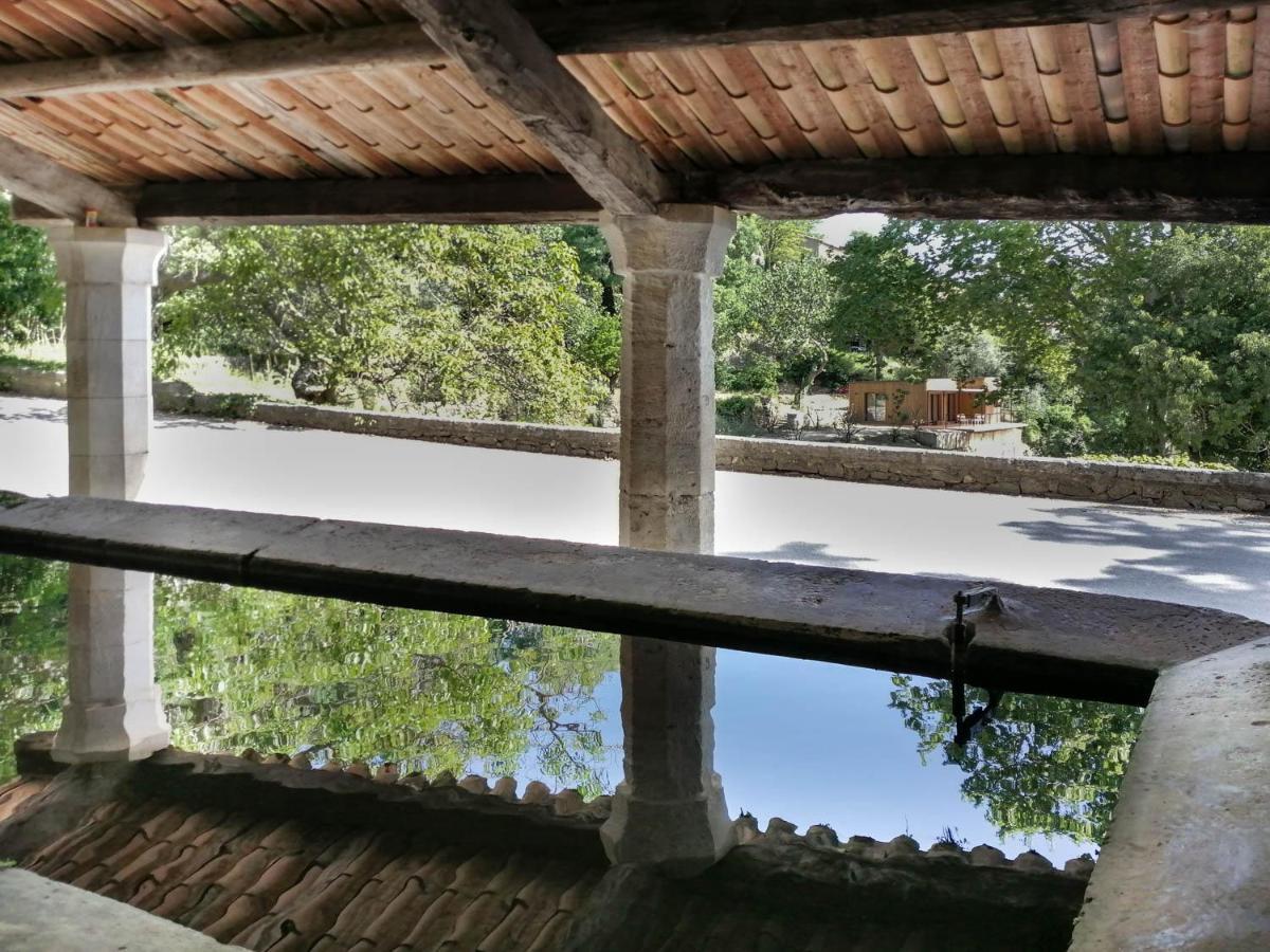 Les Cabanes De La Fontaine Lacoste  Eksteriør bilde